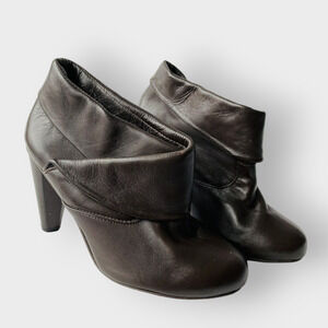 You by Crocs Leather Booties Boots Stacked Heel Brown Pull On Round Toe Size 7